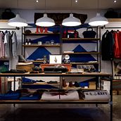 Easy Tips to Distinguish Real Fake Store T-shirts. Costume Design, Screen Printing, Fashion Design, Embroider, and Sewing project by konveksi bandung - 09.01.2022