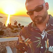 Dj set Raül betes techno 2000 . Music, Sound Design, and Music Production project by Raul Betes Perales - 09.04.2022