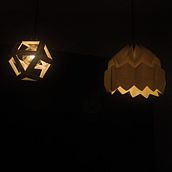 Mi proyecto del curso: Diseño de tu propia lámpara de papel. Un proyecto de Artesanía, Diseño, creación de muebles					, Diseño de iluminación, Papercraft, Decoración de interiores y DIY de agus_moreira - 15.07.2022