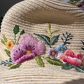 Mi Pamela de viajes: Bordado freestyle sobre tul para principiantes. Accessor, Design, Embroider, Botanical Illustration, and Textile Design project by anitamoyanofoncea - 09.06.2022