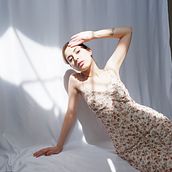 My project for course: Intimate Photography Portraits. Un proyecto de Fotografía, Fotografía de retrato, Iluminación fotográfica, Fotografía artística y Fotografía en interiores de Noor Zuhair - 07.09.2022