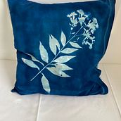 My project for course: Cyanotype: Printing with Light. Un progetto di Artigianato, Belle arti, Stampa, DIY e Fotografia analogica di carolinerosenow30 - 08.09.2022