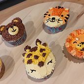 Mój projekt z kursu: Dekorowanie babeczek: słodkie dzieła sztuki z kremu maślanego Ein Projekt aus dem Bereich DIY von Karolina Szymańska - 11.09.2022