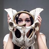 artificialia. Un progetto di Belle arti, Postproduzione fotografica, Fashion design, Fotografia di moda, Ricamo, Modellistica, confezione sartoriale, Stampa tessile e Textile Design di Daniel Andrade - 23.07.2021