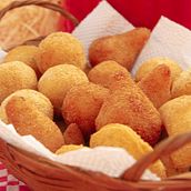 Meu projeto do curso: Fotografia gastronômica cheia de cor. Un projet de Photographie, Direction artistique, Photographie de produits, Photographie gastronomique, Photographie pour Instagram , et Composition photographique de milenamarianaoliver - 14.09.2022