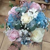 Mi proyecto del curso: Diseño de arreglos con flores de temporada. Un progetto di Interior design, Interior Design e Design floreale e vegetale di veronica_ramirezgonzalez87 - 16.09.2022