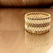 My project for course: Beaded Jewelry Design: Weave Elegant Patterns. Accessor, Design, Jewelr, and Design project by Claudia Martins - 09.18.2022