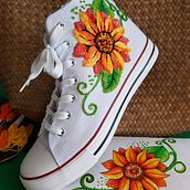 Ricamo su tulle e applicazione su scarpe in tela. Un projet de Broderie de Valentina Cecchi - 19.09.2022