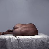 Meu projeto do curso: Autorretrato fotográfico Fine Art. Photograph, Photograph, Post-production, Photo Retouching, Portrait Photograph, Studio Photograph, Fine-Art Photograph, Photomontage, and Self-Portrait Photograph project by Igor Carnielli - 09.19.2022
