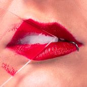 Red Lips on Glass. Fine Arts, Photograph, Photograph, Post-production, Portrait Photograph, Photo Retouching, Studio Photograph, Fine-Art Photograph, Fashion Photograph, Photographic Composition, and Concept Art project by Giovanni Romanelli - 04.01.2021
