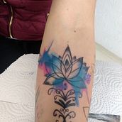 Mi proyecto del curso: Técnicas de tatuaje estilo acuarela: arte sobre piel. Traditional illustration, Painting, Watercolor Painting, and Tattoo Design project by Emmanuel Hdez - 08.20.2022