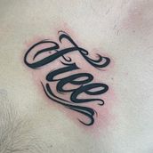 Mi proyecto del curso: Tatuaje a mano alzada de letras cursivas. Un proyecto de Lettering y Diseño de tatuajes de Jenireé Bueno - 01.10.2022