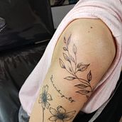 Mi proyecto del curso: Tatuaje fine line: la sutileza de la línea. Un proyecto de Ilustración tradicional, Dibujo y Diseño de tatuajes de Mario Andrés Aciar - 03.10.2022