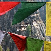 A glimpse into Bhutan, the last Himalayan Kingdom. Documentar, and Photograph project by floflocom - 10.05.2022
