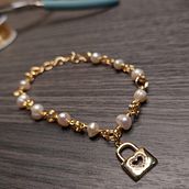 Mi proyecto del curso: Fotografía para IG "Annie Joyería". Un proyecto de Publicidad, Fotografía, Marketing, Redes Sociales, Fotografía con móviles, Fotografía de producto, Mobile marketing, Instagram y Fotografía para Instagram de Aldo Morán Arévalo - 28.09.2022