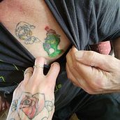 Mon projet du cours : Tatouage botanique en pointillisme Ein Projekt aus dem Bereich Traditionelle Illustration, Tattoodesign und Botanische Illustration von audrey doucet - 12.10.2022