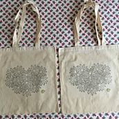 Mi proyecto del curso: De la ilustración al merchandising: comercializa tu obra artística. Un progetto di Illustrazione tradizionale, Graphic design, Marketing, Illustrazione digitale e Business di Carla Caroça - 14.10.2022