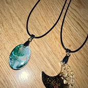 Mi proyecto del curso: Diseño de joyería en resina. Un proyecto de Diseño de complementos, Artesanía, Diseño de jo, as y DIY de Luisa Fernanda Quitian Charry - 19.10.2022