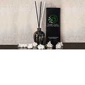 Jasmine Diffuser Fragrance. Un proyecto de Publicidad de Scented Pakistan - 19.10.2022