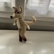Mi proyecto del curso: Needle felting: creación de personajes con lana y aguja. Un progetto di Artigianato, Design di giocattoli, Needle felting e Textile Design di Ariel Nine - 24.10.2022