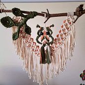 My project for course: 3D Macramé for Botanical Wall Hanging. Un projet de Artisanat, Décoration d'intérieur, Art textile, Macramé , et Design textile de herlinde_deneire - 25.10.2022