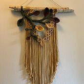 My project for course: 3D Macramé for Botanical Wall Hanging. Arts, Crafts, Interior Decoration, Fiber Arts, Macramé, and Textile Design project by redzumba - 10.30.2022