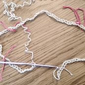 Mi proyecto del curso:  Top-down: prendas a crochet de una sola pieza. Un progetto di Fashion design, Fiber Art, DIY, Uncinetto e Textile Design di Emmariel Morales - 05.11.2022