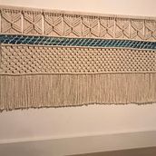 Mi proyecto del curso: Introducción al macramé: creación de un tapiz decorativo. Een project van Ontwerp van accessoires, Craft, Interieurontwerp,  Interieurdecoratie, Textiel, Macramé y Textielontwerp van Andrea M - 06.11.2022