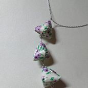 Meu projeto do curso: Criação de joias com técnicas de origami em papel. Un progetto di Design di accessori, Artigianato, Design di gioielli, Papercraft, Fashion design e DIY di sofia_palmela - 07.11.2022