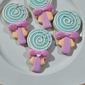 Mi proyecto del curso: Decoración de galletas con royal icing para principiantes. Design, Painting, and DIY project by afvk.8806 - 11.12.2022