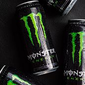 Fotografía Monster Energy . Un proyecto de Fotografía, Publicidad, Packaging, Retoque fotográfico, Fotografía de producto y Fotografía digital de Luis Paredes - 14.04.2022