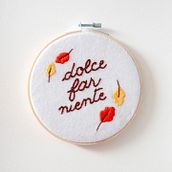 Il mio progetto del corso: Hand lettering ricamato: crea arte da indossare. T, pograph, Embroider, DIY, H, Lettering, and Textile Design project by Juls Criveller - 11.14.2022