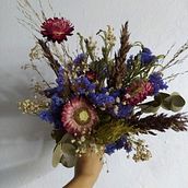 Ramos con flores preservadas . Floral, and Plant Design project by Rosana Mosto - 11.15.2022