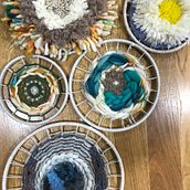My project for course: Weaving with a Circular Loom. Design de acessórios, Decoração de interiores, Tecido, Tecelagem, e Design têxtil projeto de a_vasalou - 20.11.2022