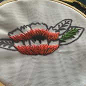 Mi proyecto del curso: Bordado freestyle sobre tul para principiantes. Accessor, Design, Embroider, Botanical Illustration, and Textile Design project by liliforerocon - 11.21.2022