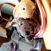 Cachorro realista tejido. Fiber Arts, DIY, Knitting, and Textile Design project by loremanba - 11.27.2022