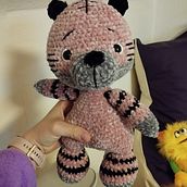 Mein Abschlussprojekt für den Kurs: Amigurumi: Häkle und designe lebendige Figuren. Arts, Crafts, Fiber Arts, Art To, s, Creating with Kids, Crochet, and Amigurumi project by Franziska Kröner - 11.28.2022