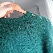 Mi proyecto del curso: Diseño y tejido de prendas de punto sin costuras con agujas circulares. Projekt z dziedziny Projektowanie dodatków, Projektowanie mod,  Tkactwo, DIY i Dziewiarstwo Ręczne użytkownika Andrea Rodríguez García - 05.12.2022