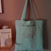 Mi proyecto del curso: Técnicas básicas de bordado: puntadas, composiciones y gamas cromáticas. Accessor, Design, Costume Design, Embroider, Color Theor, and Textile Design project by noeliamontalm - 12.10.2022