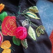 My project for course: Fashion Design: Painting and Embroidering Garments. Un proyecto de Pintura, Diseño de moda, Bordado, DIY, Upc, cling y Diseño textil de shekinahconamor - 13.12.2022