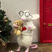 Mi proyecto del curso: Needle felting: creación de personajes con lana y aguja. Un proyecto de Artesanía, Diseño de juguetes, Needle felting y Diseño textil de Cristina - 12.12.2022