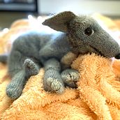 My project for course: Knitting Realistic Stuffed Animals: Make a Puppy from Yarn. Projekt z dziedziny  Tkactwo, DIY, Dziewiarstwo Ręczne, Wzornictwo tekst i liów użytkownika cathandkarl - 14.12.2022
