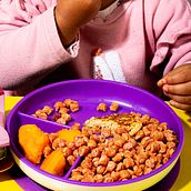 Baby meal. Photograph, Product Photograph, Photographic Lighting, and Digital Photograph project by Roberto Cortijo - 12.17.2022