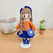Mi proyecto del curso: Amigurumi: diseño de ropa, pelo y complementos. Artesanato, Design de brinquedos, Tecido, Crochê, Amigurumi, e Design têxtil projeto de saravianey77 - 21.12.2022