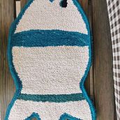 Punch needle fish - modern rug hooking, w/ recycled materials. Un proyecto de Punch needle de Nemes Patrícia - 08.08.2022