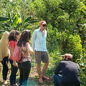 Visita à agrofloresta: Fotografia documental com um smartphone . Fotografi Pascaproduksi, Fotografi Seluler, Fotografi Digital, Fotografi Luar Ruang, Dan Fotografi Dokumenter proyek oleh filipeperes - 12.28.2022