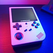 Retro Handheld: Anbernic RG351V. Film, Video, TV, Film, Video, Social Media, Mobile Photograph, Instagram, Filmmaking & Instagram Photograph project by Thomas Fazanaro - 12.21.2022