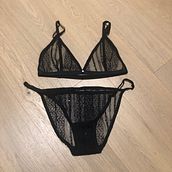 Il mio progetto del corso: Design e confezione di lingerie. Projekt z dziedziny Projektowanie mody,  Szycie, DIY, Wzornictwo i krawiectwo użytkownika agocravero - 03.01.2023