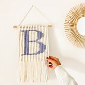 wall hanging macramè. Macramé, and Textile Design project by Catherine Petrini - 01.04.2023