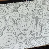 Il mio progetto del corso: Ritratto creativo in chiaroscuro con matita. Traditional illustration, Pencil Drawing, Portrait Drawing, Artistic Drawing, and Colored Pencil Drawing project by Chiara P - 01.05.2023
